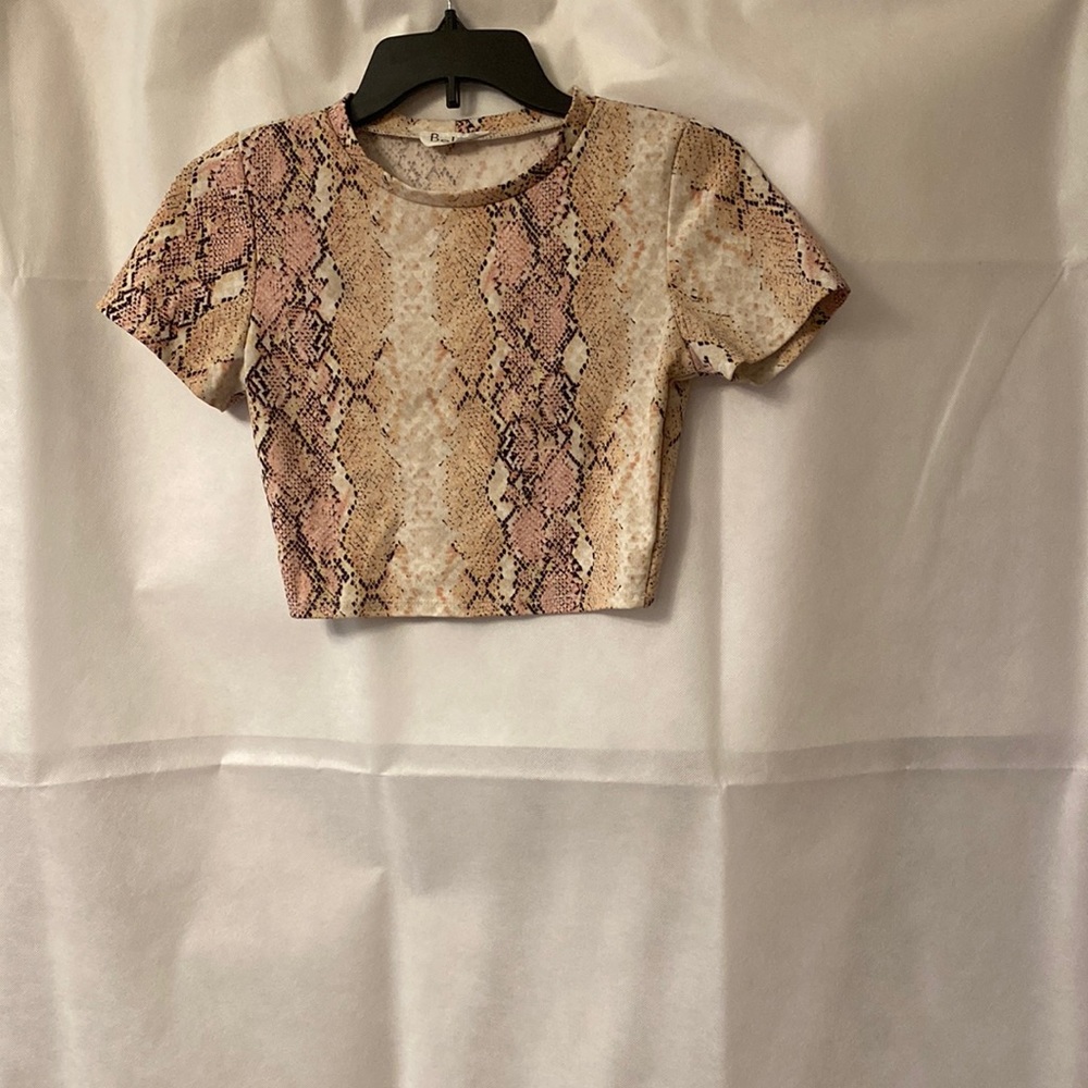 Snake skin printed short sleeve crop shirt
